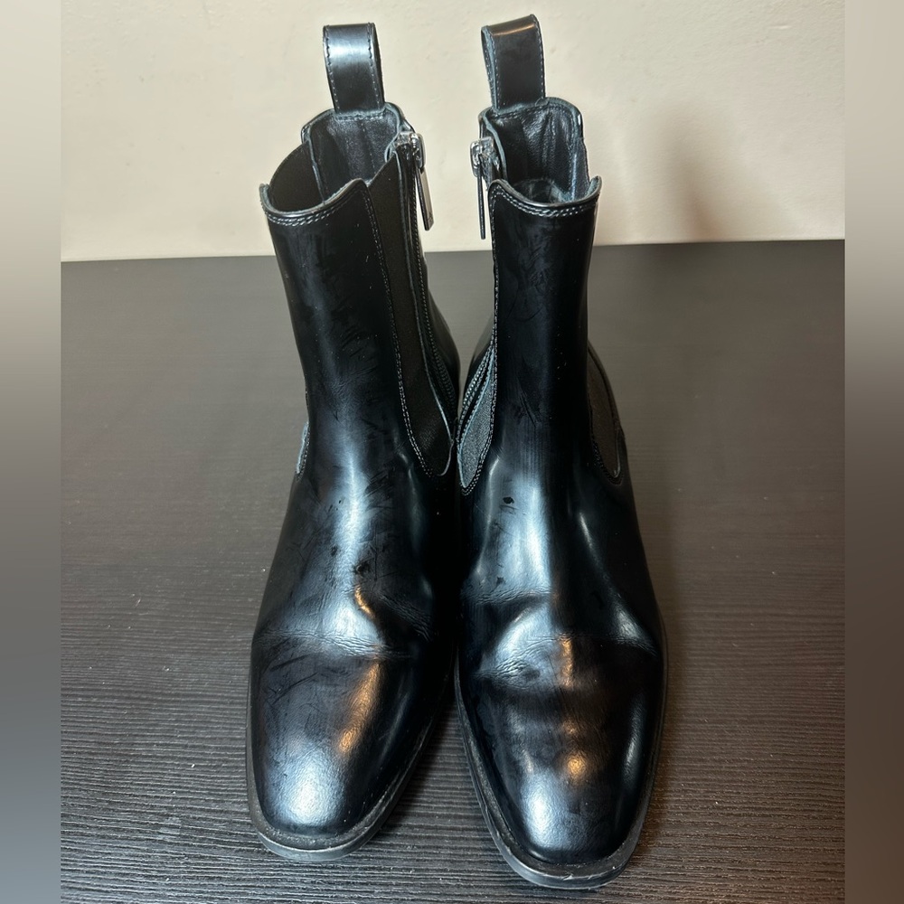 Aquatalia Black Leather Women's Heeled Chelsea Boots with Side Zipper US 5.5